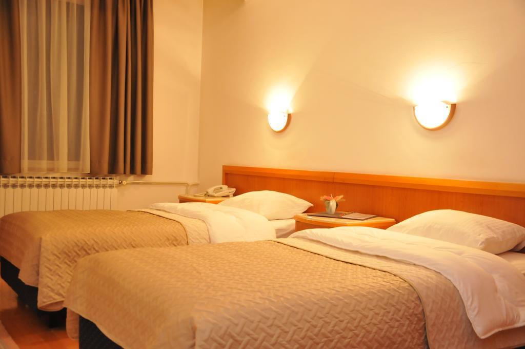 Hotel Terex Naselje Starosjedilaca ภายนอก รูปภาพ